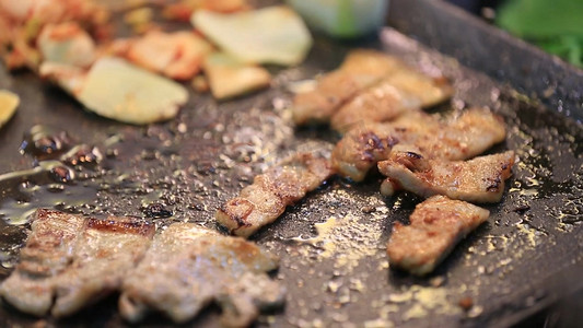 火锅烧烤摄影照片_美食烤肉