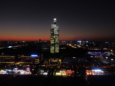 航拍贵阳地标观山一号夜景摄影图配图