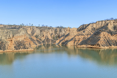 麻黄地质公园上午湖水春季素材摄影图配图
