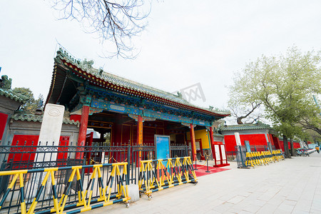 北京古代地标建筑白天帝王庙景点环境摄影图配图