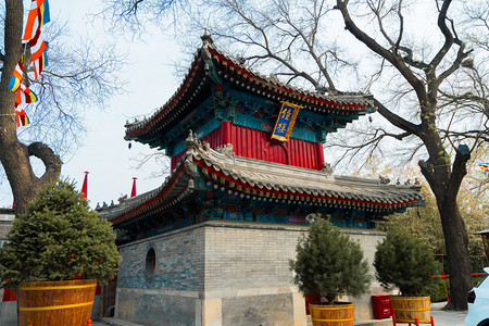 北京地标建筑白天钟楼鼓楼广济寺空镜摄影图配图