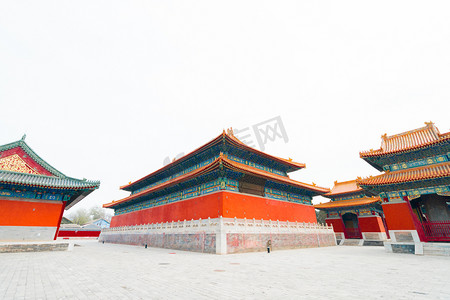 文化特色摄影照片_北京特色建筑白天特色古建筑户外帝王庙环境摄影图配图