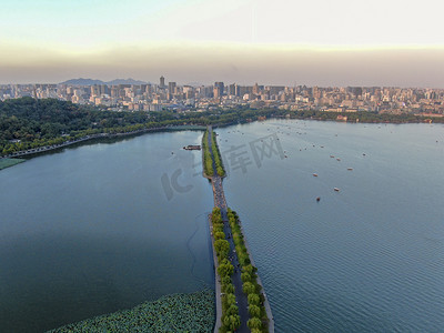 航拍杭州西湖断桥全景摄影图配图