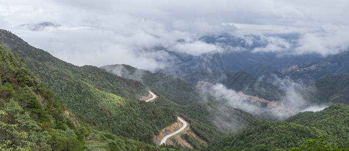 山上弯腰的公路下午山峰山顶无摄影图配图