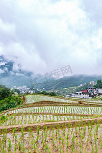 农田白天村庄山区无摄影图配图