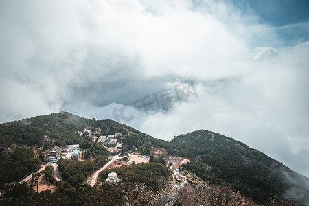 山顶的建筑下午山峰山顶无摄影图配图