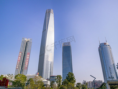 东莞观音山摄影照片_广东东莞国贸中心建筑高楼摄影图配图