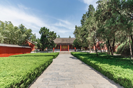 寺院摄影照片_洛阳白马寺白天佛殿寺院旅游摄影图配图