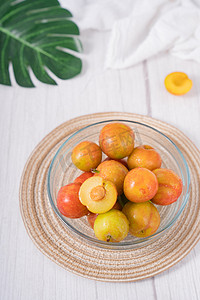 鲜果李子水果食品美食摄影图配图
