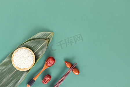 中国美食海报摄影照片_端午节节日粽子传统美食静物摄影图配图