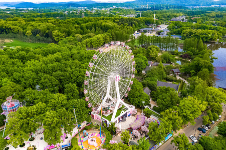 武汉城市建筑晴天建筑东湖之眼摩天轮航拍摄影图配图