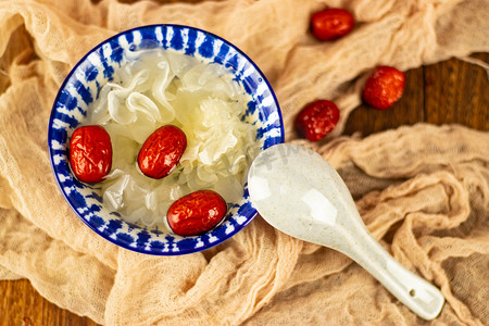 食品早上红枣银耳汤室内食物摄影图配图