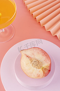 水蜜桃健康养生解渴美味摄影图配图