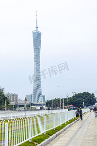 广州街摄影照片_CBD下午广州塔海珠区街拍摄影图配图