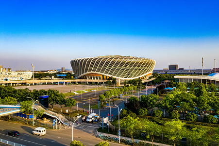 武汉旅游摄影照片_武汉城市地标晴天地标网球中心俯拍摄影图配图