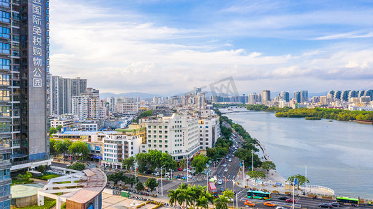 三亚夏天海边建筑旅游摄影图配图