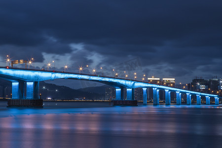 夜景云彩摄影照片_城市大桥夜晚大桥城市无摄影图配图