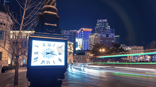 秒针分针摄影照片_夜晚时间流逝钟表城市交通车流