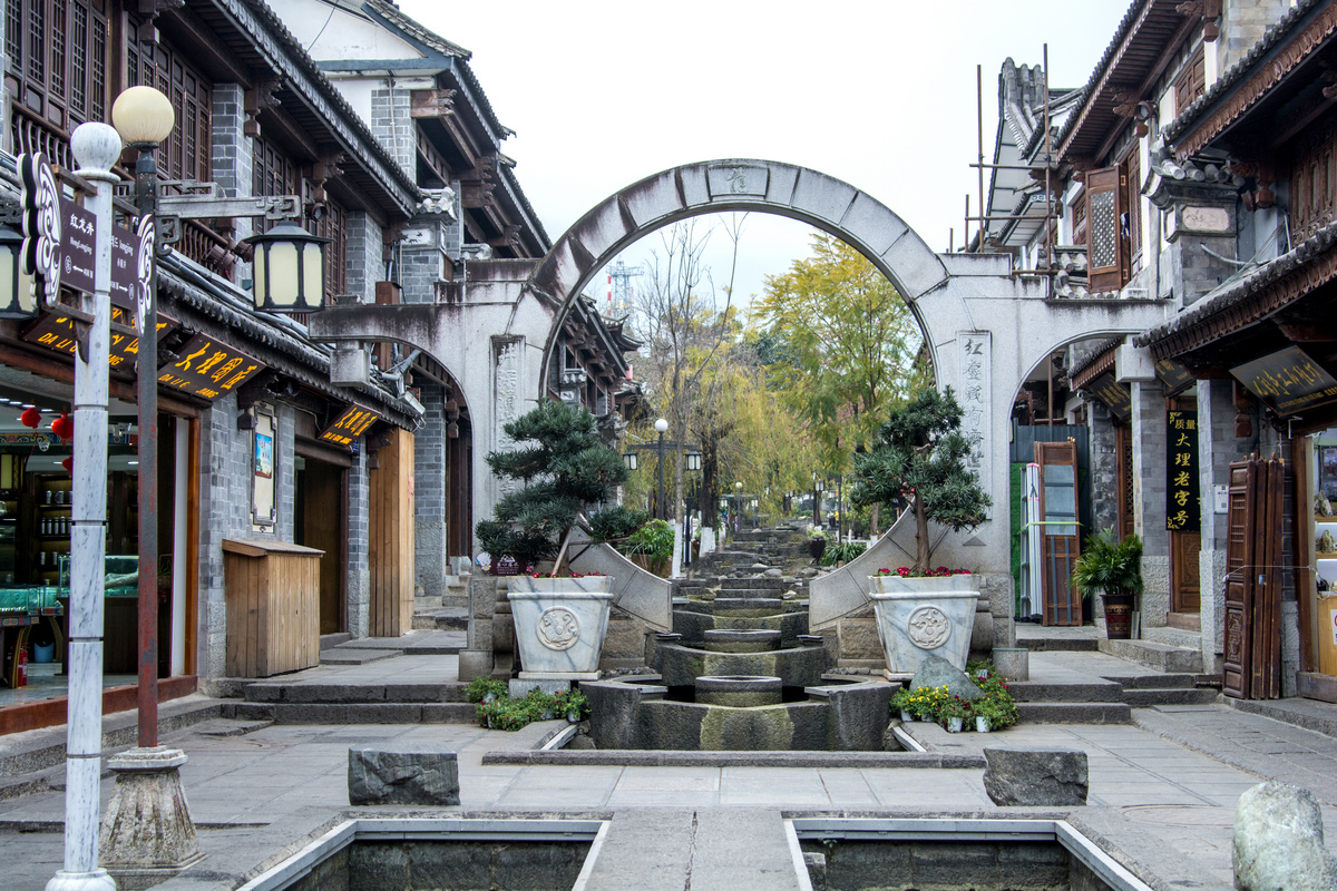 城市白天大理古城古城街道静止摄影图配图高清摄影大图 千库网