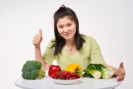 减肥减脂肥胖人士要注意健康饮食摄影图配图