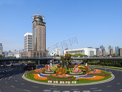 万国建筑群摄影照片_上海蓝天陆家嘴建筑摄影图摄影图配图