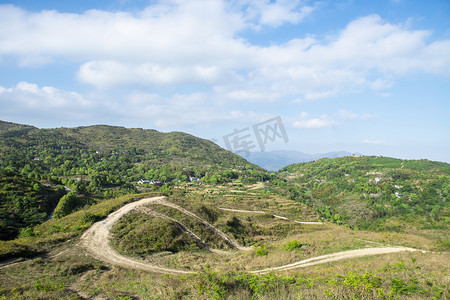 山上的风景下午山路山上无摄影图配图