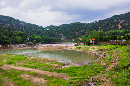 广州花都芙蓉嶂度假村芙蓉嶂水库白水带摄影图配图