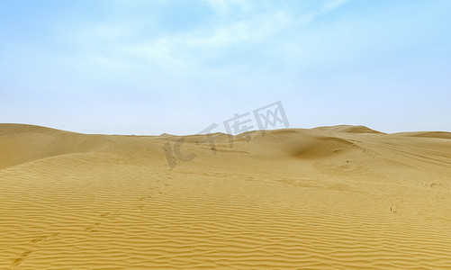沙漠蓝天上午沙漠春季素材摄影图配图