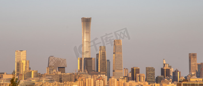 梦幻城市摄影照片_北京夕阳国贸建筑旅行摄影图配图