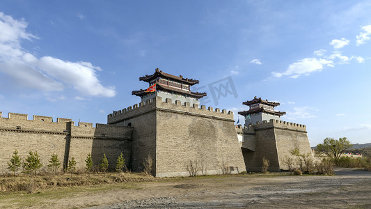 山西旅游摄影照片_杀虎口城楼下午城楼春季素材摄影图配图