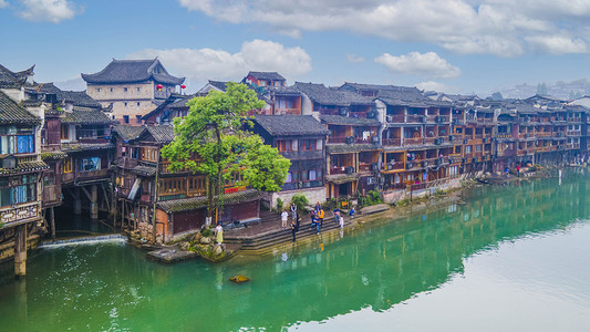 凤凰古城航拍摄影照片_城市清晨凤凰古城风光景区无人机摄影图配图