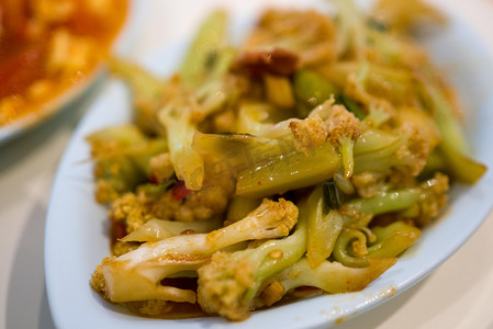 俯拍摄影照片_食堂内的花菜室内美食花菜俯拍摄影图配图