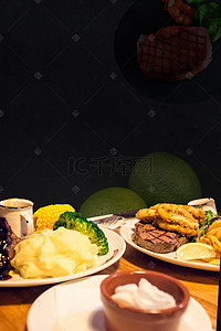 美食背景黑色牛排背景图片_牛排美食促销简约大气背景海报