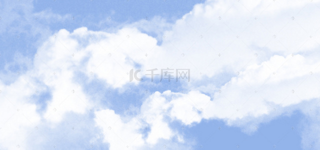 天空白云飞机背景图片_晴蓝天空下的云朵