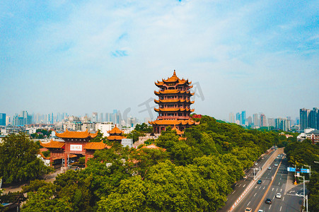 晴天摄影照片_武汉城市地标晴天地标黄鹤楼航拍俯拍摄影图配图