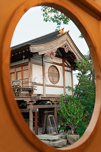 小清新日本摄影照片_觉心堂下午房子建筑全景摄影图配图