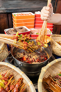 碗筷子摄影图摄影照片_串串白天食物美食拍摄摄影图配图