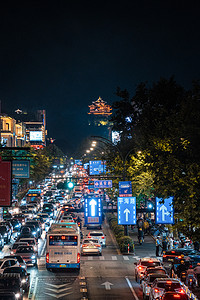 城市夜景橙黄个街道城市夜景摄影图配图