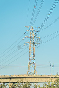 电线高压线铁塔电线杆实拍摄影图配图