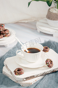 咖啡甜甜圈清新风格美食摄影图配图