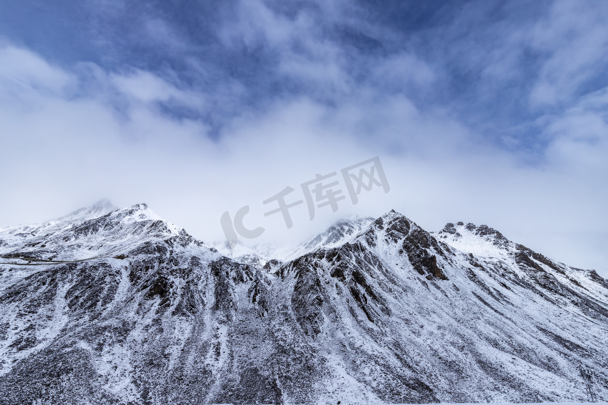 巴郎山山顶早上大山雪山拍摄摄影图配图高清摄影大图 千库网
