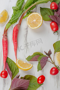 果蔬夏季萝卜紫苏柠檬大理石纹桌面新鲜摄影图配图