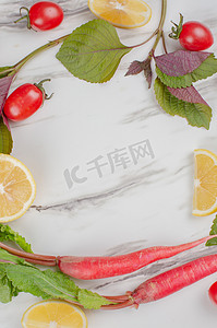 果蔬夏天柠檬圣女果紫苏大理石纹桌面新鲜摄影图配图