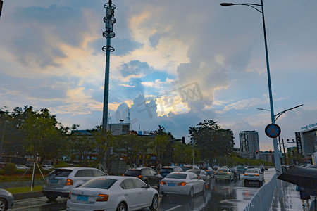 城市下午天空雨后天晴摄影图配图
