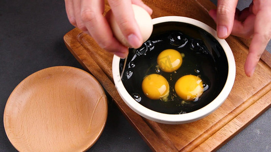 鸡蛋落下打鸡蛋高清磕鸡蛋