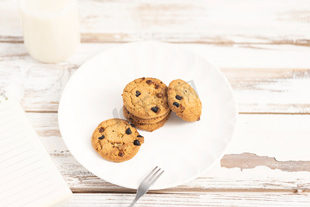 饼干牛奶早餐清新风格美食摄影图配图
