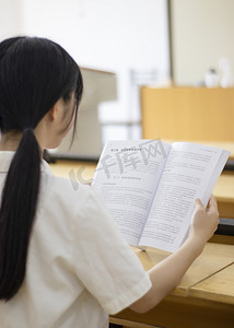 校园操场走路背影个人vip和企业vip免费下载大学毕业情侣背影剪影摄影