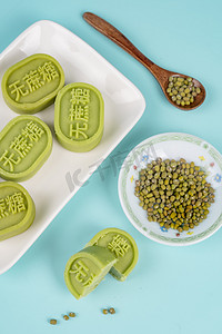 可口绿豆味食品无蔗糖绿豆糕摄影图配图