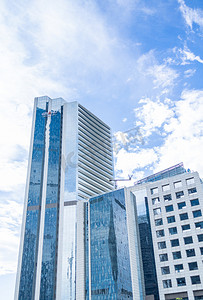 建筑空间下午高楼大厦珠江新城蓝天白云摄影图配图