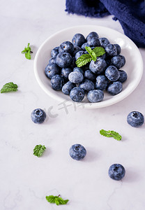 新鲜营养美味蓝莓鲜果摄影图配图